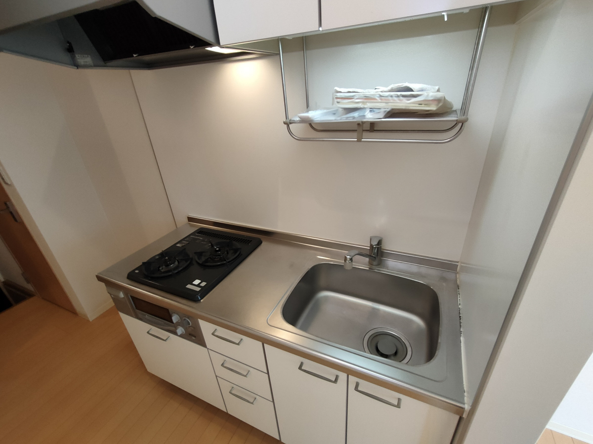 キッチン システムキッチン!!コンロも2口で料理も楽々!! 写真3