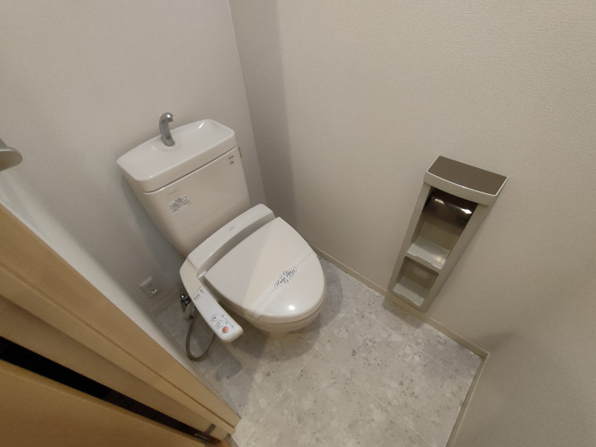 トイレ シャワートイレ設備付きです。 写真4