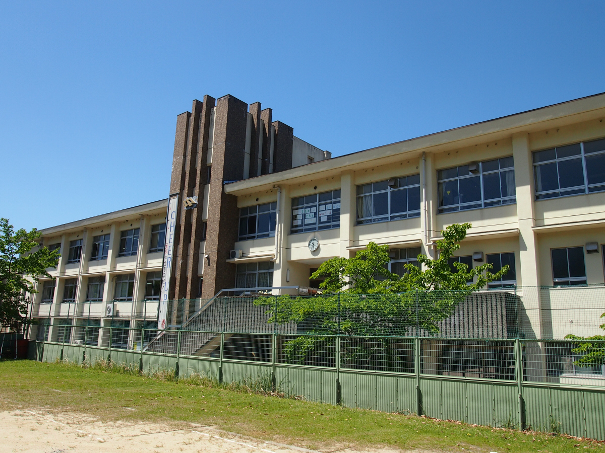 飛鳥中学校まで2500m (徒歩32分) 写真22