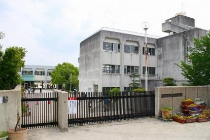 生駒東小学校まで1263m (徒歩16分) 写真21