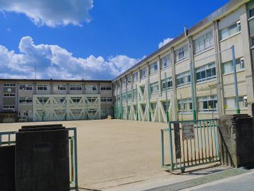 富雄北小学校まで858m (徒歩11分) 写真21