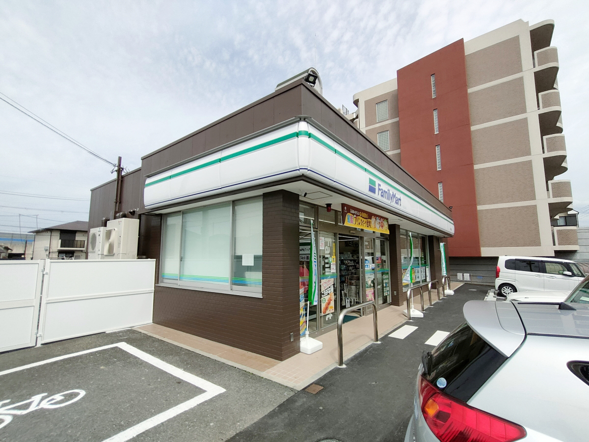 ファミリーマートまで360m (徒歩5分) 写真25