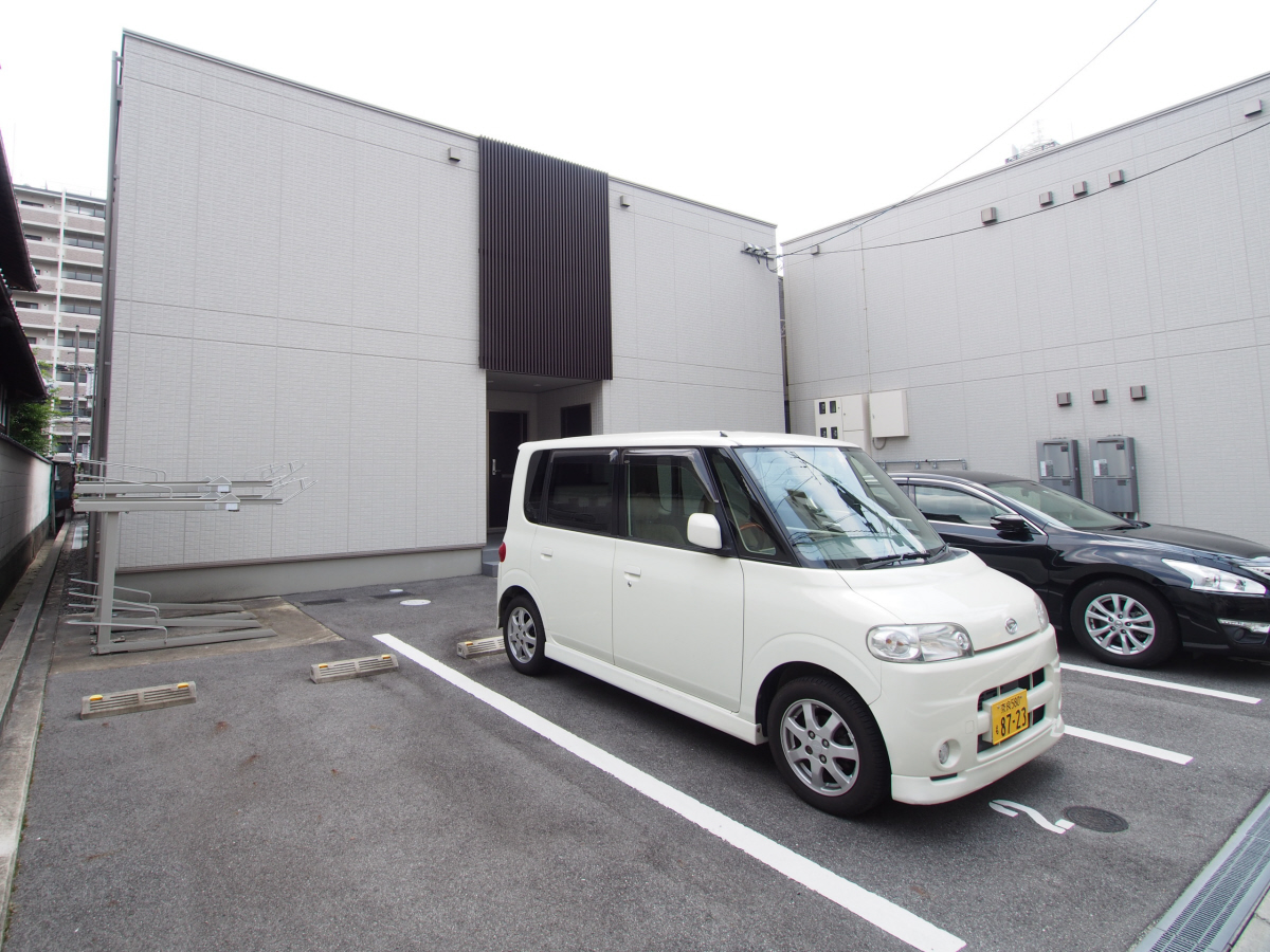 ラシーネ新大宮アクシス