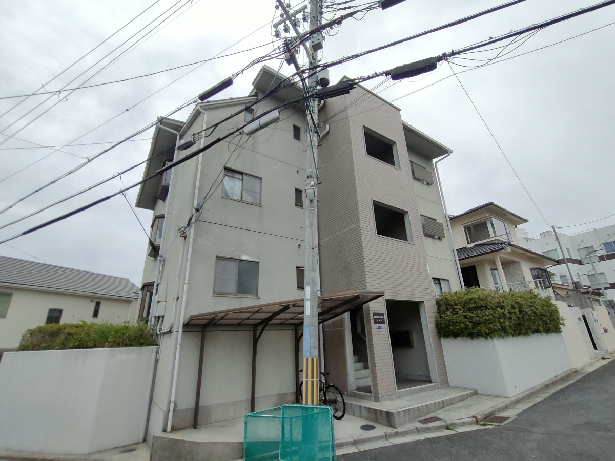 クィーンズコート学園前